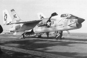F-8 Crusader belonging to the VF-32 from the USS Saratoga, on the deck of the CV Clemenceau. (MN)