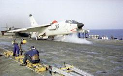F-8E Crusader N°33 about to be catapulted. (JM Gall)