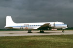 DC-6AC s/n 44063 vu à Cologne (Allemagne) le 30 septembre 1977. (©Günter Grondstein)