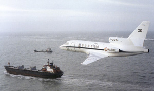 Premier vol du Falcon 50 Marine le 26 novembre 1998. (©Dassault Aviation)