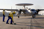 E-2C Hawkeye de la 4.F en exercice à Landivisiau. (©Marine Nationale)