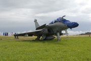 Rafale M F2 M16 en bout de piste à Lann-Bihoué. (©Marine Nationale)