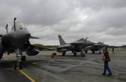 Rafale M F2 M11, M12 et M13 de la flottille 12.F à Landivisiau. (©Marine Nationale)