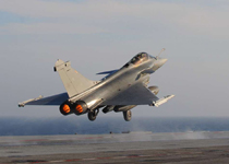 Rafale M F3 (M11) au catapultage durant PEAN 09. (©Marine Nationale)