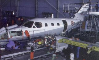 Ex-Xingu de la 52.S dans un atelier de maintenance de l'Armée de l'Air. (©Armée de l'Air)