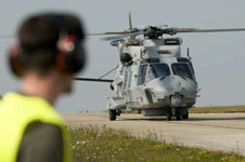 NH90 Caïman arrivant à Lanvéoc. (©Marine Nationale)