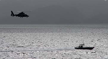 Démonstration d'interception d'une embarcation avec l'aide d'un Panther. (©Marine Nationale)