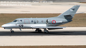 Atterrissage à l'Aéroport International de Malte d'un Falcon 10 MER (129) de l'escadrille 57.S. (©Stephen J. Borg)