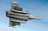 Rafale B armé de deux Mica IR et quatre AASM. (©Ministère de la Défense)