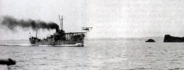Essais de décollages courts sont effectués depuis le pont du Bapaume avec des Hanriot et des Nieuport. (©CEPA)