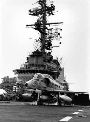 A-4M Skyhawk II BuAer 158425, seen here on the bow catapult of French aircraft-carrier Foch in September 1972. (©Rick Burgess)