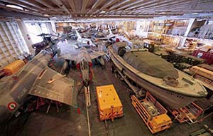 Hangar aviation du Charles de Gaulle. (©Marine Nationale)