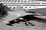 Rafale M F3 nº31 avec quatre bombes guidées laser GBU-12 et deux Mica IR d'autoprotection. (©Marine Nationale)