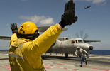 E-2C Hawkeye au catapultage. (©Marine Nationale)