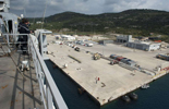 Le Charles de Gaulle en escale à la Sude en Crète. (©Marine Nationale)