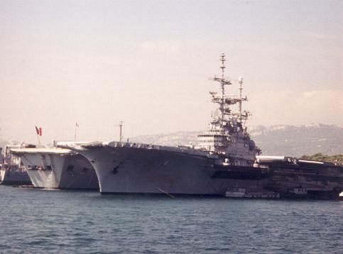 The CV Foch moored at NS Toulon. (D.Allard)