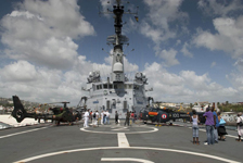 JPO sur la Jeanne d'Arc à Fort-de-France. (©Marine Nationale)