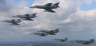 Super-Étendard Modernisés de la flottille 11.F en vol dans le ciel breton. (©Flottille 11.F)